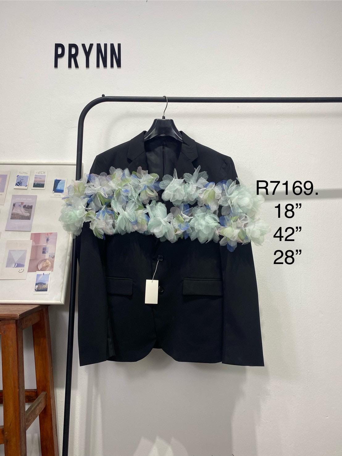 Reworked Blazer Hand Sewed : Flower Rode