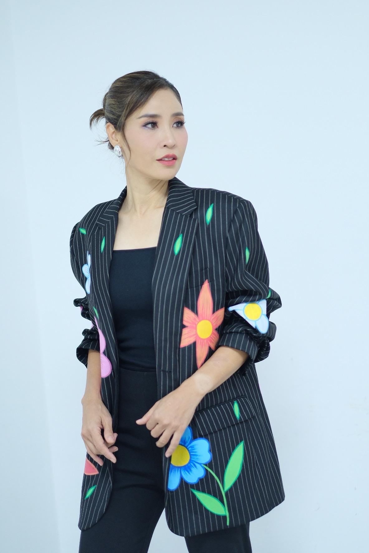 Reworked Blazer Hand Painted : Plenty Flowery