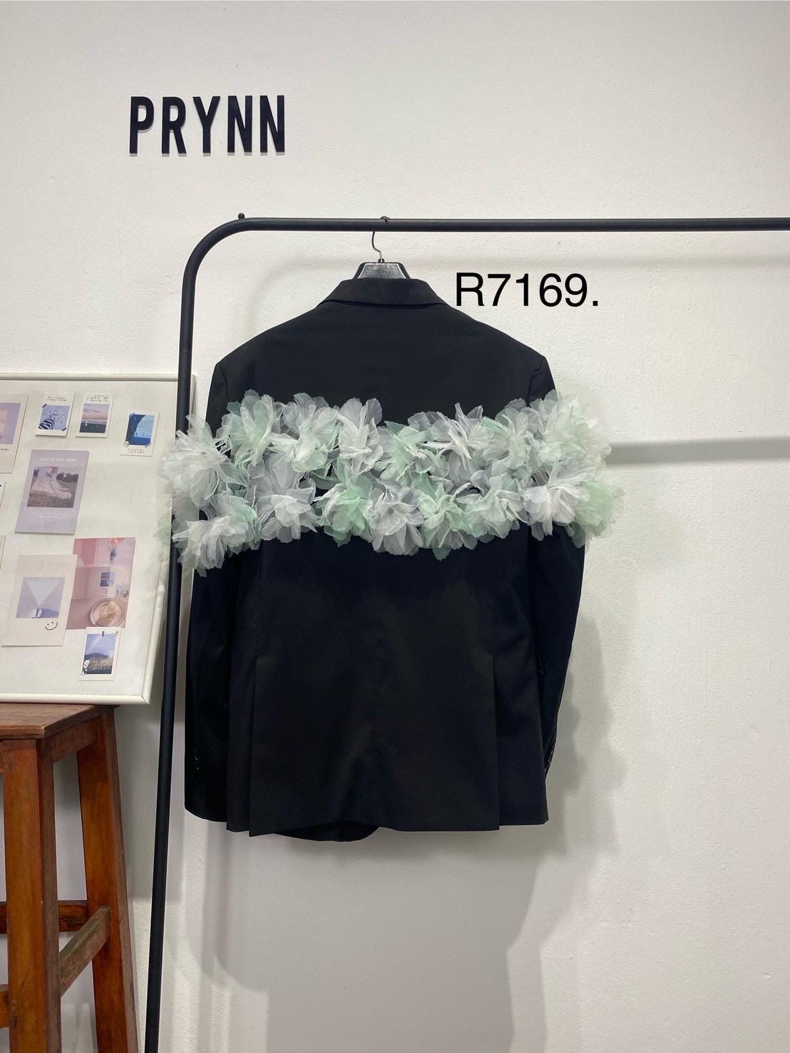 Reworked Blazer Hand Sewed : Flower Rode